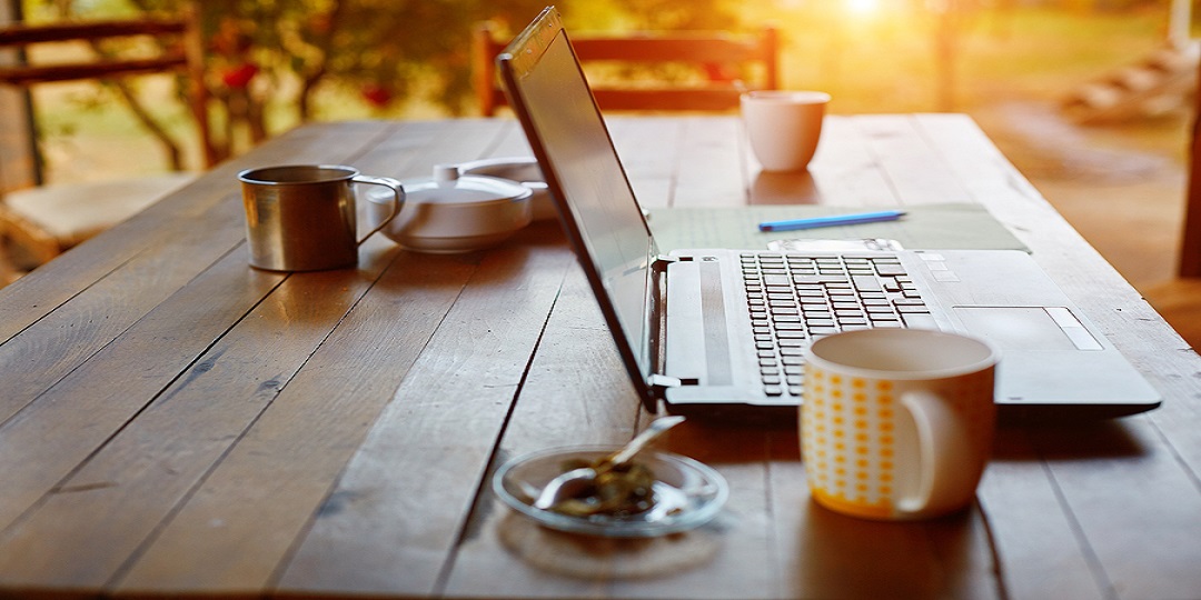 bigstock-Laptop-computer-and-coffee-in--86943893